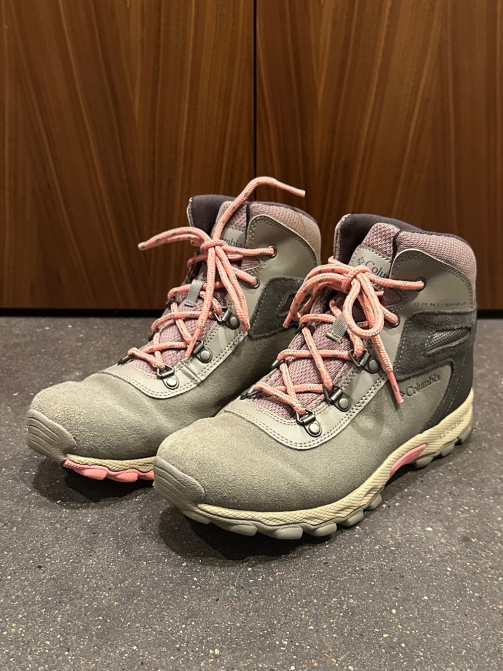 Columbia Newton Ridge Plus Waterproof Amped Hiking Boot - Women's Size 6